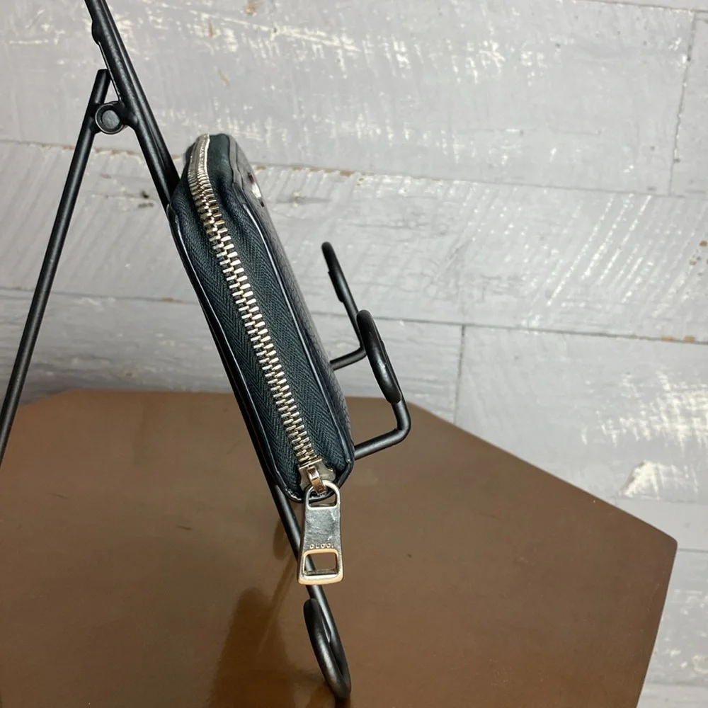 Authentic Gucci long zippy wallet